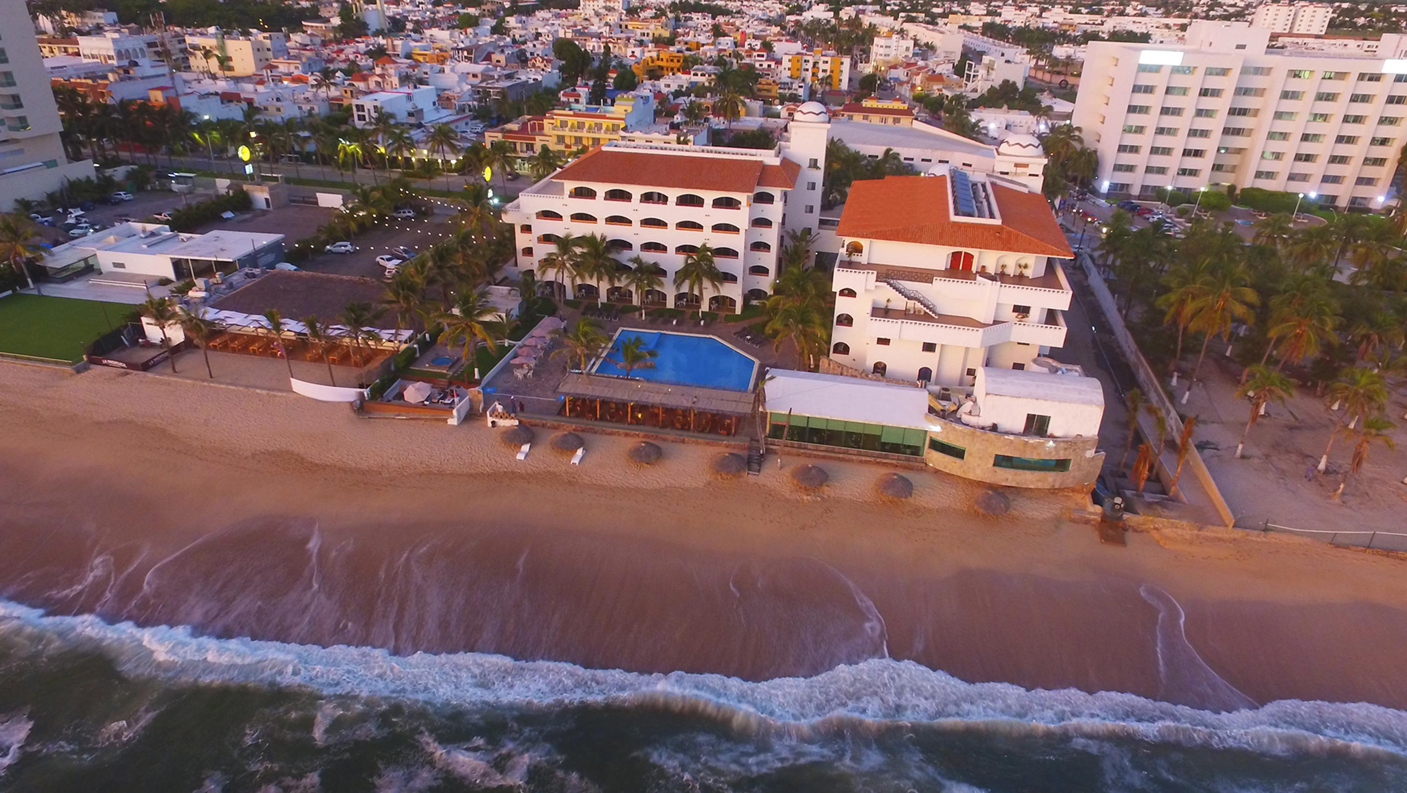 Hotel Quijote Inn Mazatlan Exterior photo